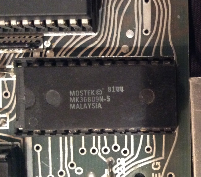 ZX81 Issue 1 - view of Mostek MK36809N-5 ROM